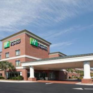 Фотографии гостиницы 
            Holiday Inn Express Leland - Wilmington Area, an IHG Hotel