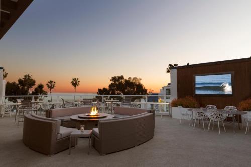 Фотография гостиницы DoubleTree Suites by Hilton Doheny Beach