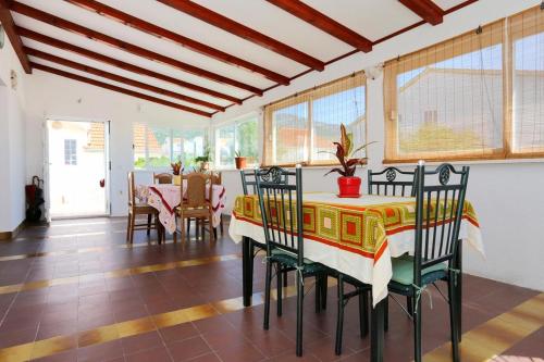 Фотография гостевого дома Apartments with a parking space Orebic, Peljesac - 10102