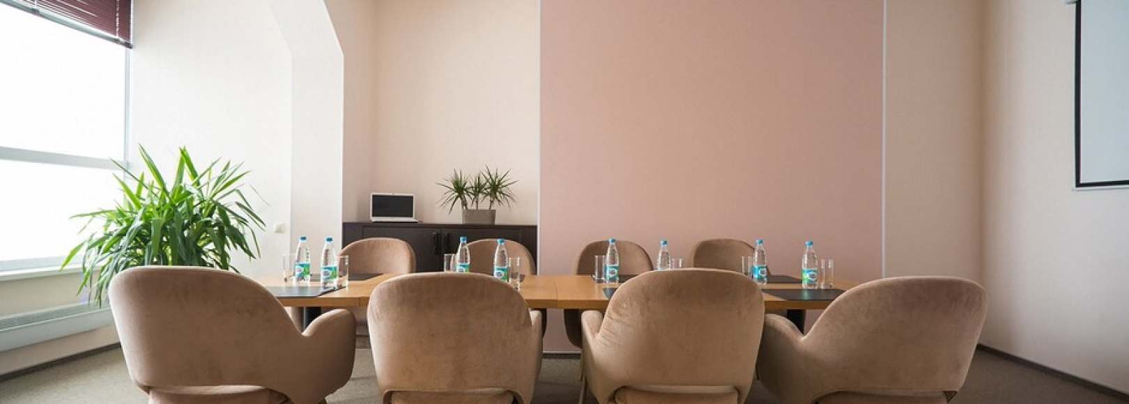 Фотография комнаты для переговоров GALA