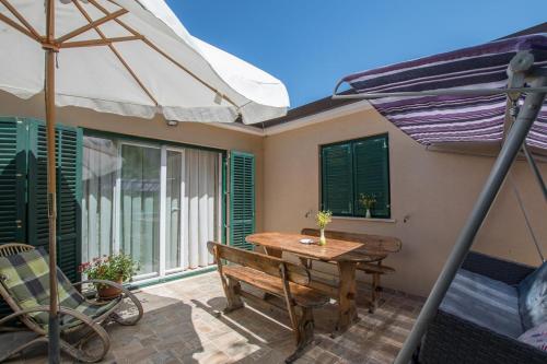 Фотография гостевого дома Holiday house with a parking space Kastel, Central Istria - Sredisnja Istra - 14572