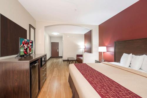 Фотография мини отеля Red Roof Inn & Suites Lake Charles