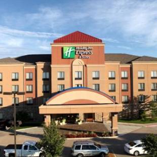 Фотографии гостиницы 
            Holiday Inn Express and Suites Springfield Medical District, an IHG Hotel