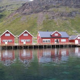 Фотографии гостевого дома 
            Sarnes Seaside Cabins