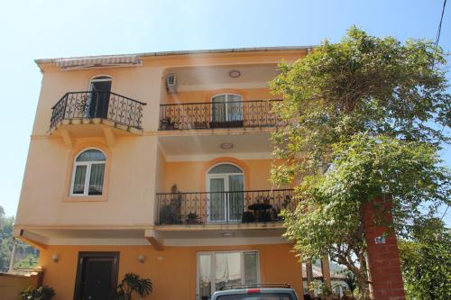 Фотография гостиницы Yellow House