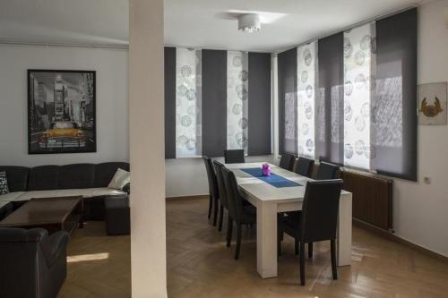 Фотография гостевого дома Apartments with a parking space Zuljana, Peljesac - 4573