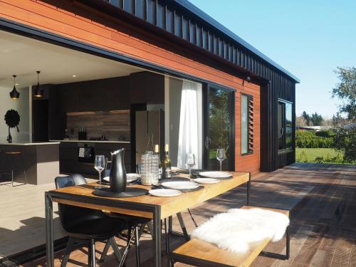 Фотография гостевого дома Pinot Longbox - Martinborough Holiday Home