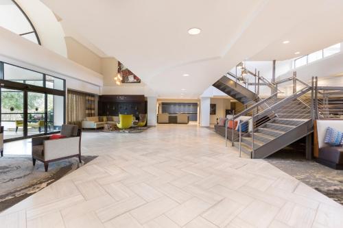 Фотография гостиницы DoubleTree Suites by Hilton Nashville Airport