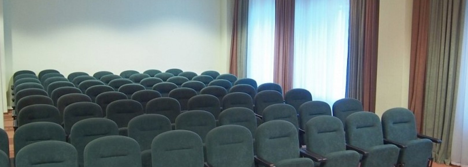 Фотография конференц-зала Ишимского городского спорткомплекса