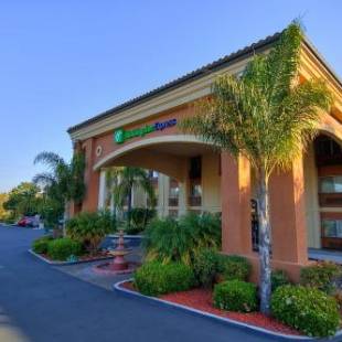 Фотографии гостиницы 
            Holiday Inn Express Temecula, an IHG Hotel