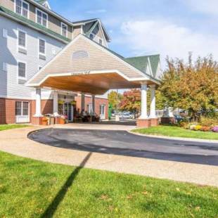 Фотографии гостиницы 
            Comfort Inn & Suites Dover-Portsmouth