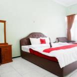 Фотография гостиницы RedDoorz Plus near Stadion Wijaya Kusuma