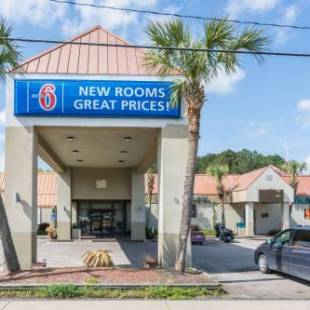 Фотографии гостиницы 
            Motel 6-Florence, SC