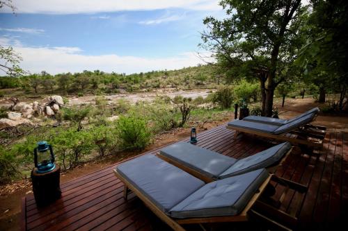 Фотографии гостиницы 
            Ivory Wilderness River Rock Lodge