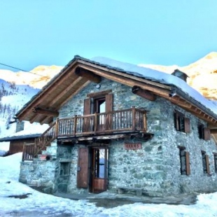 Фотография гостевого дома Mountain Adventures Cabin - Solo Affitti Brevi