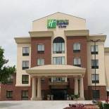 Фотография гостиницы Holiday Inn Express Hotel & Suites DFW West - Hurst, an IHG Hotel