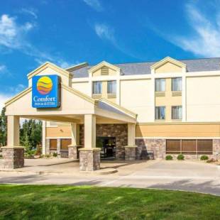 Фотографии гостиницы 
            Comfort Inn & Suites Near Worlds of Fun