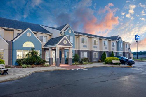 Фотография гостиницы Microtel Inn & Suites by Wyndham Burlington