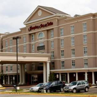 Фотографии гостиницы 
            Hampton Inn and Suites Fredericksburg