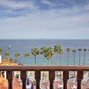 Фотография гостевого дома Quiet Avalon Getaway Villa with Ocean View and Balcony