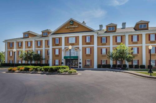 Фотография гостиницы Quality Inn Alcoa
