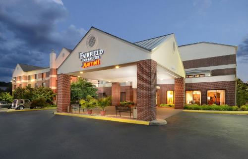 Фотография гостиницы Fairfield Inn & Suites by Marriott Charlottesville North