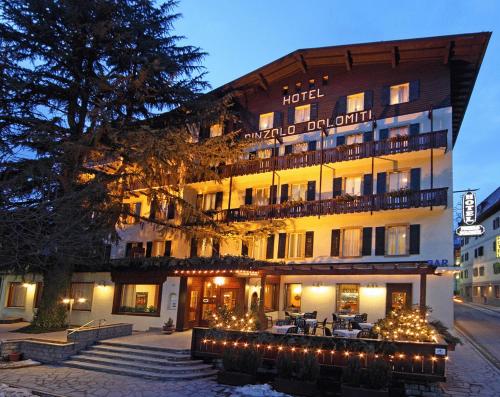 Фотография гостиницы Hotel Pinzolo-Dolomiti