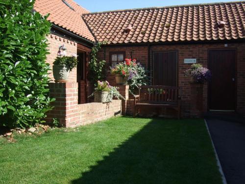 Фотография гостевого дома Willow Tree Cottages