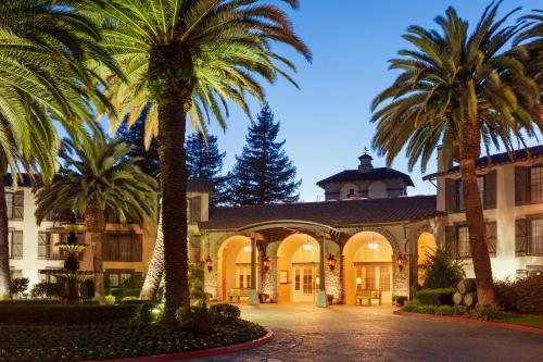 Фотография гостиницы Embassy Suites Napa Valley