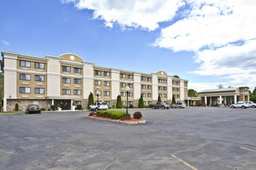 Фотографии гостиницы 
            Days Inn by Wyndham Plattsburgh