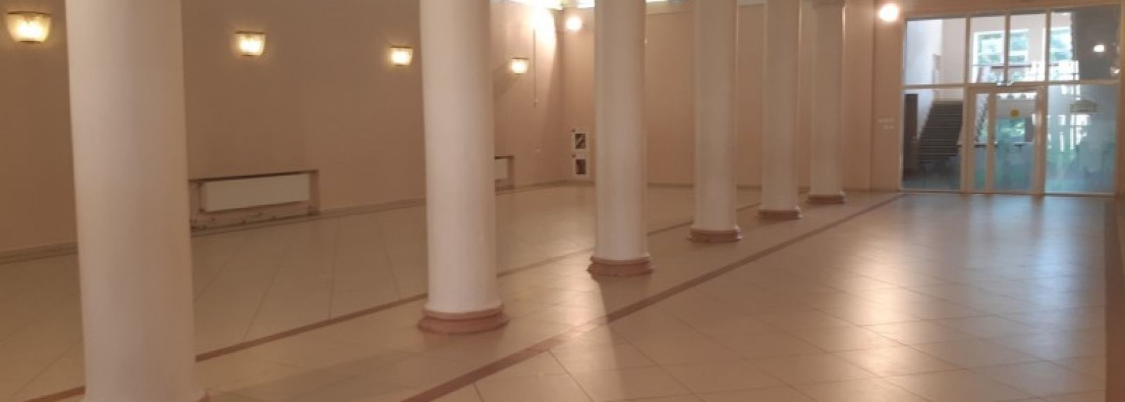 Фотография выставочного зала Колонный зал ДК Строитель имени Д.Н. Мамлеева