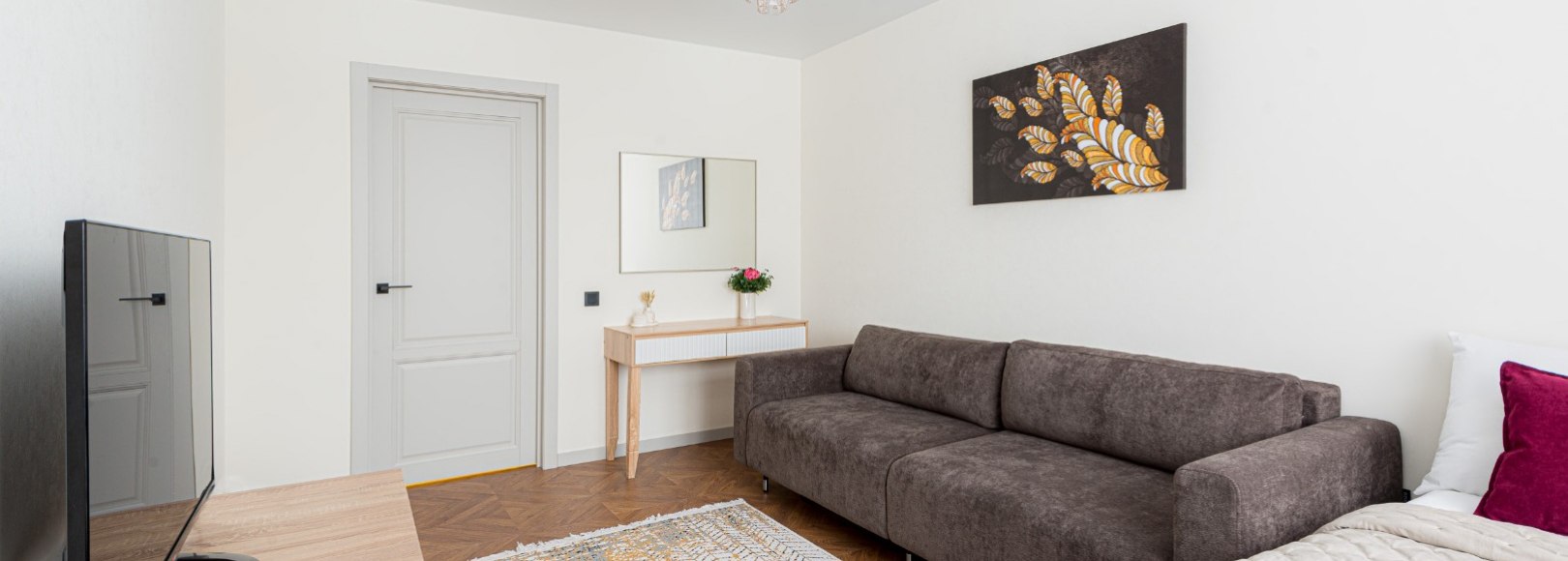 Фотография квартиры Стильная новая 1-к квартира недалеко от залива от RentAp