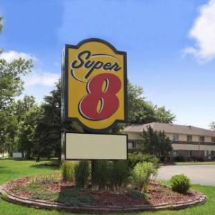 Фотографии гостиницы 
            Super 8 by Wyndham Whitewater WI