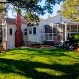 Фотография гостевого дома Historic 2BR Petaluma House