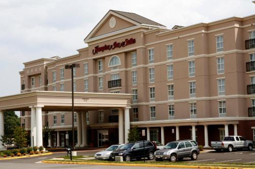 Фотография гостиницы Hampton Inn and Suites Fredericksburg