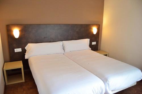 Фотография гостевого дома Hostal Restaurante Los Mellizos