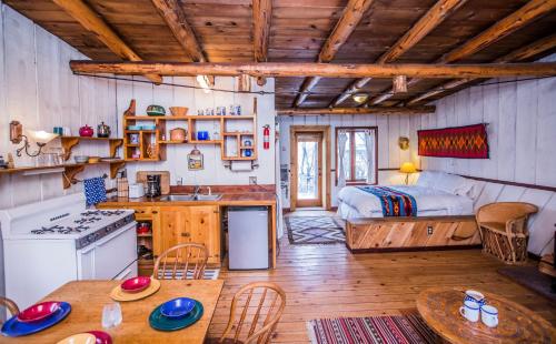 Фотографии базы отдыха 
            Taos Goji Farm & Eco-Lodge Retreat