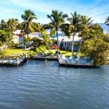 Фотография гостевого дома Matlacha Cottages