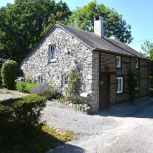 Фотография гостевого дома Cozy Cottage in Han-sur-Lesse with Forest Nearby