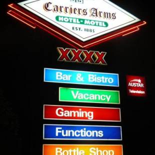 Фотографии гостиницы 
            Carriers Arms Hotel Motel