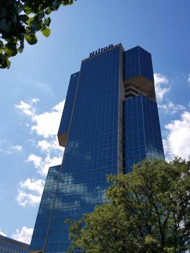 Фотография гостиницы Hilton Alexandria Mark Center