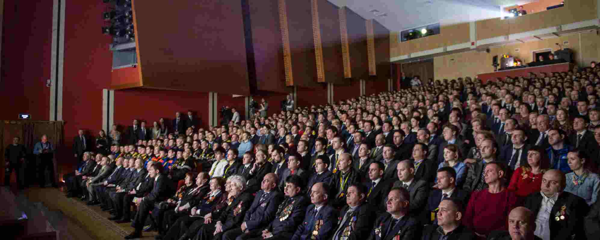 Концертный зал Концертный зал Культурно-спортивного центра Газодобытчик,  Новый Уренгой