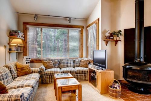 Фотография гостевого дома Ski-in and Ski-out Northstar Condo near Lake Tahoe!
