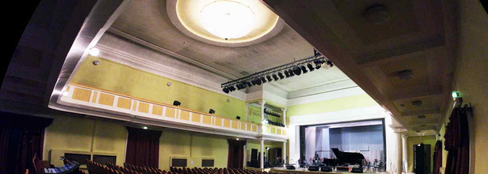 Фотография концертного зала Большой Зал Хакасской республиканской филармонии им. В.Г. Чаптыкова