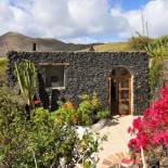 Фотография гостевого дома La Bodega - House on volcano with a piano