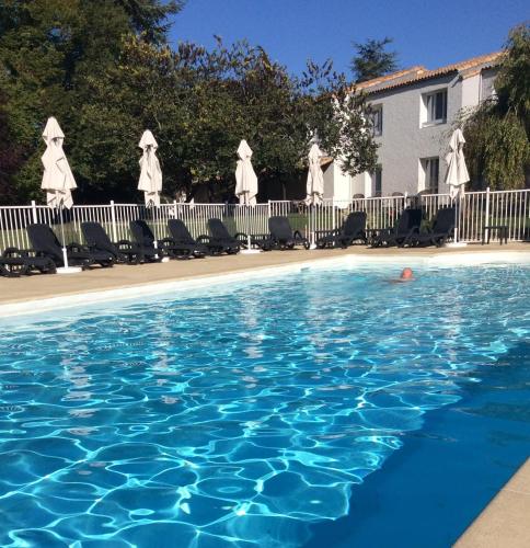 Фотография гостиницы LE RABELAIS Hotel - Restaurant - SPA