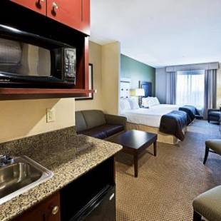 Фотографии гостиницы 
            Holiday Inn Express & Suites Phoenix Glendale Dist, an IHG Hotel