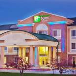 Фотография гостиницы Holiday Inn Express Hotel & Suites Ames, an IHG Hotel