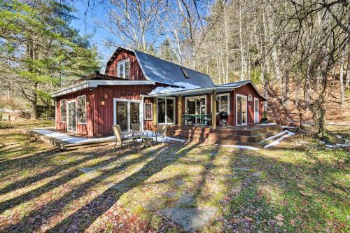 Фотография гостевого дома Da Barn Cashiers Area Cottage on Private Meadow!