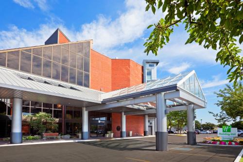 Фотография гостиницы Holiday Inn Oakville Centre, an IHG Hotel